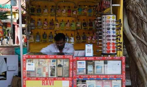Mobile phone seller in New Delhi, Delhi, India