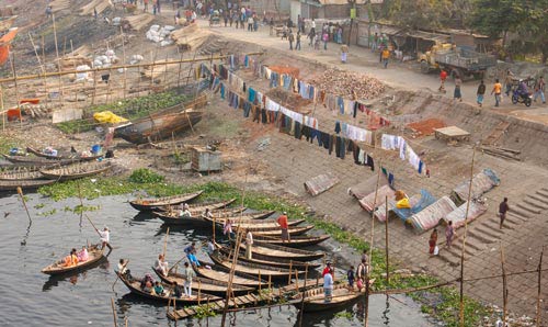 Busy street scene in Dhaka